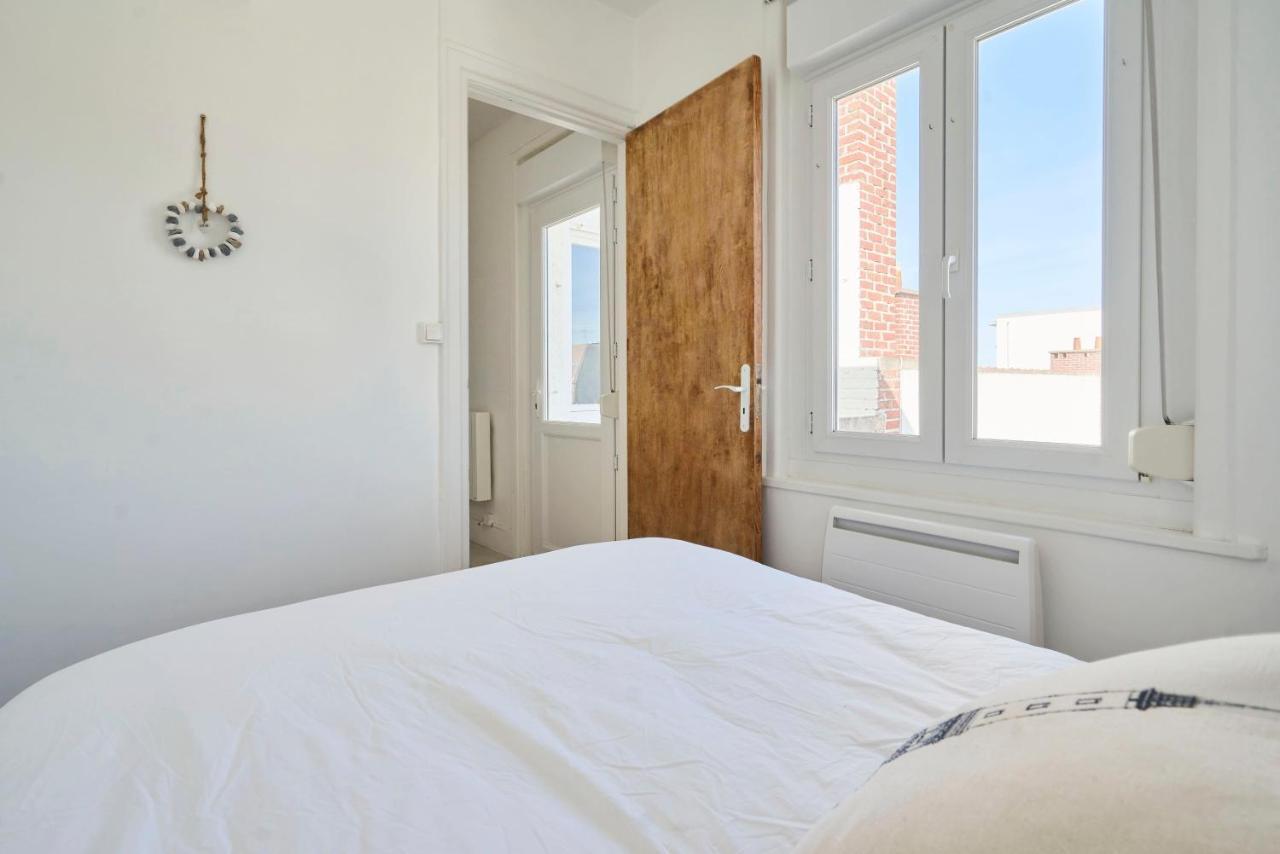Superbe Appartement, Balcon Vue Mer, 3 Chambres!